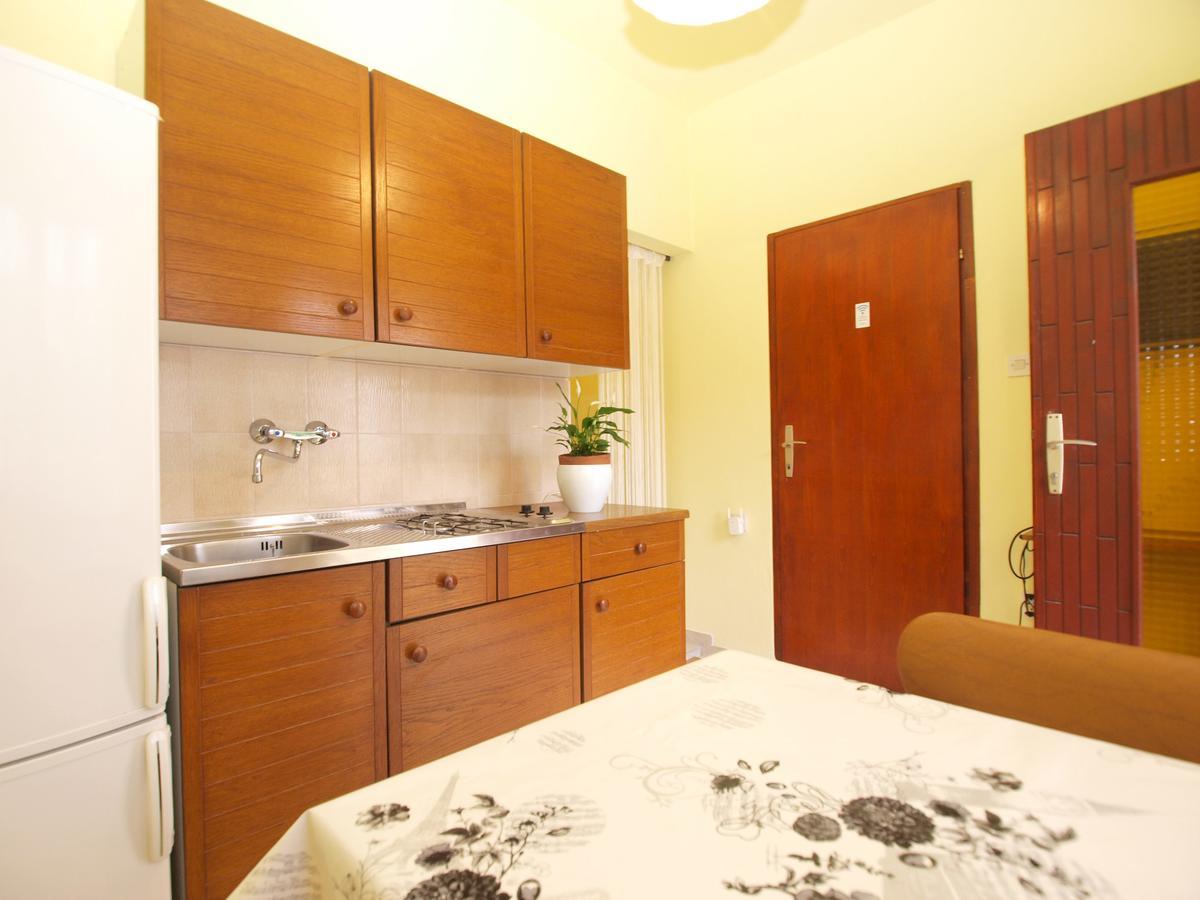 Apartments Luciano 1576 Лижнян Экстерьер фото