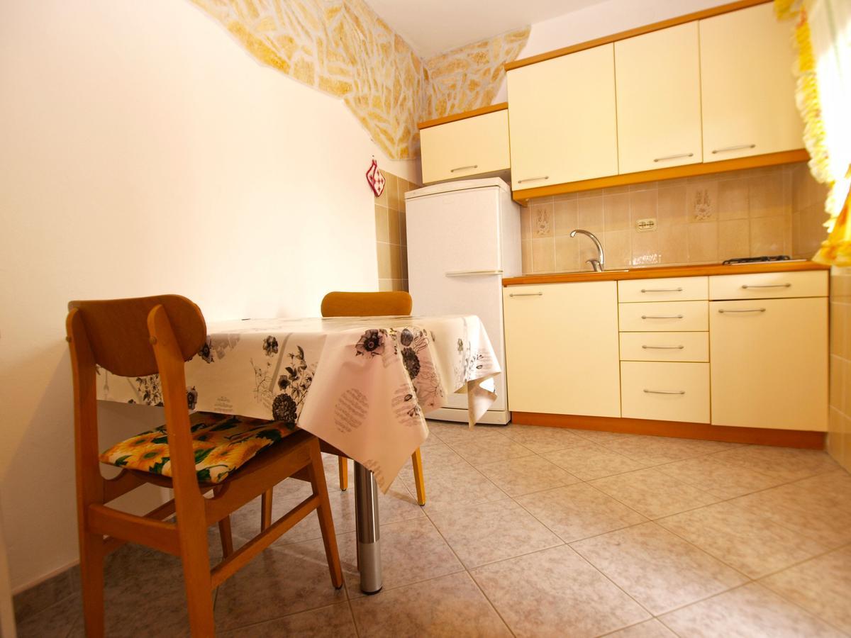 Apartments Luciano 1576 Лижнян Экстерьер фото