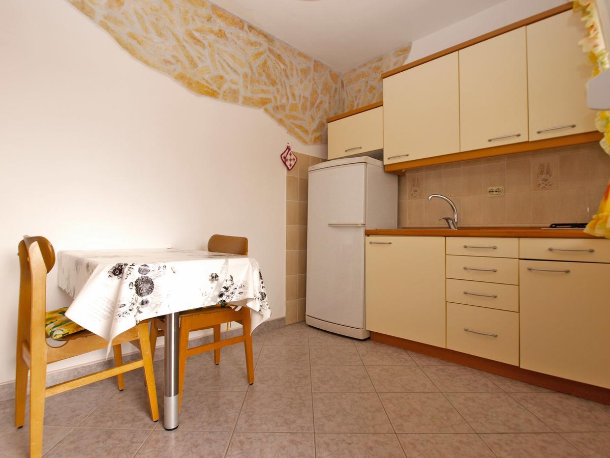 Apartments Luciano 1576 Лижнян Экстерьер фото