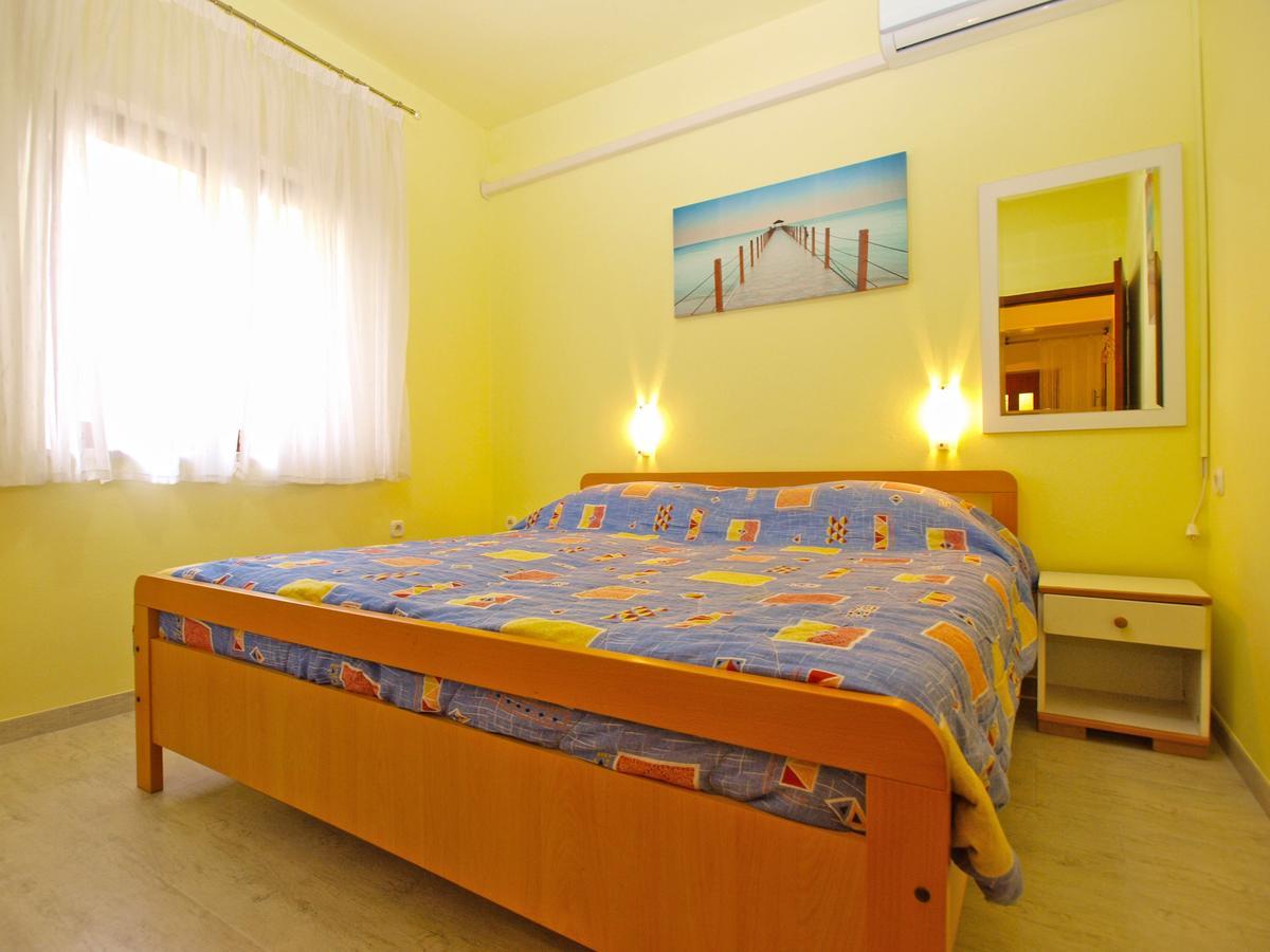 Apartments Luciano 1576 Лижнян Экстерьер фото