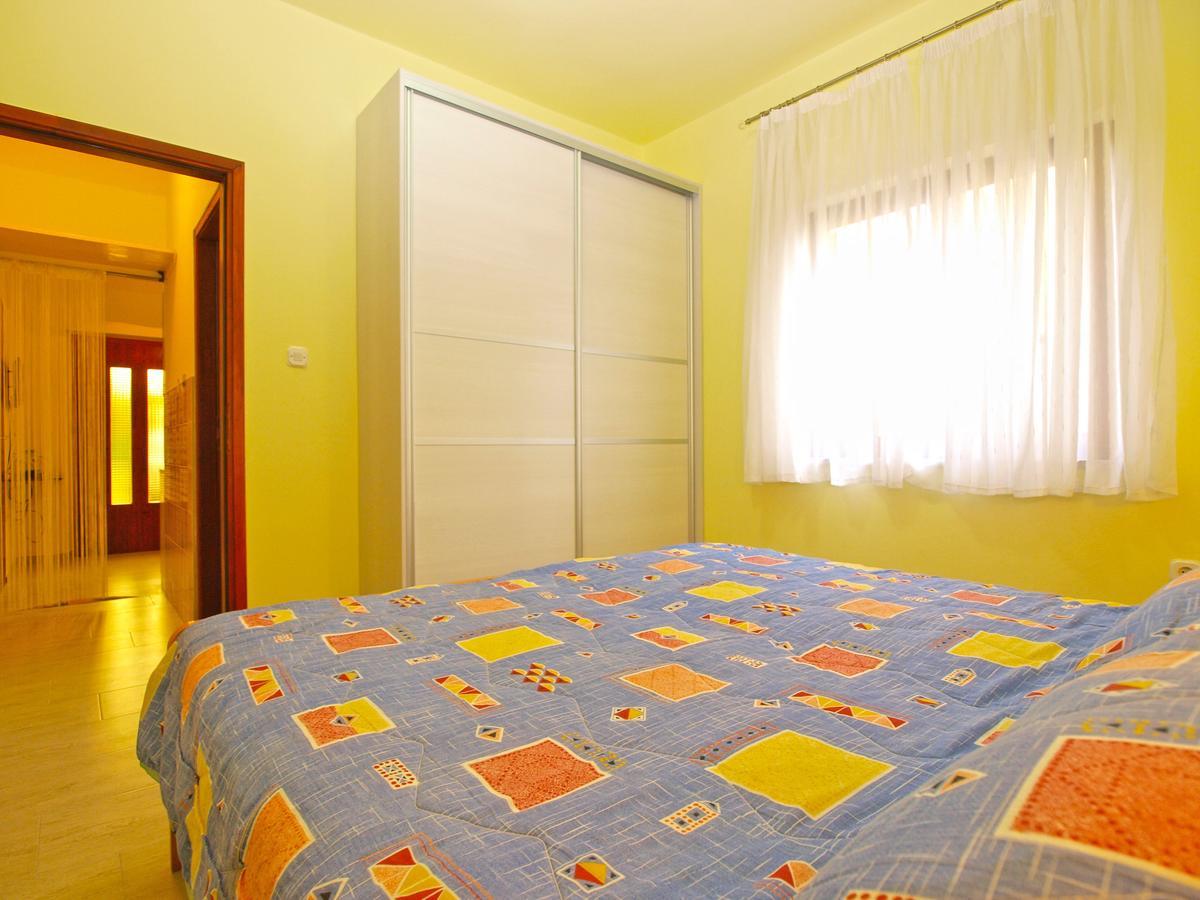 Apartments Luciano 1576 Лижнян Экстерьер фото